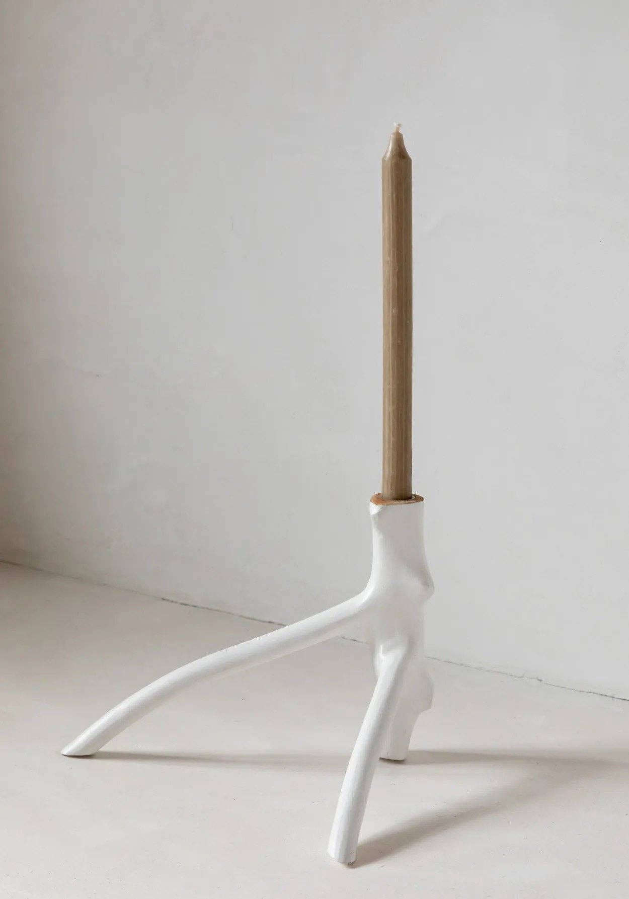 Porta-velas Triplo Galho em Madeira Natural Branco