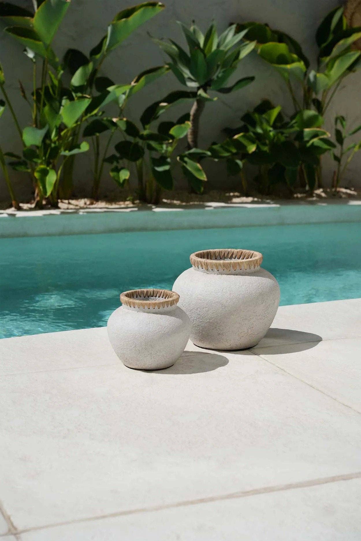 Vaso Decorativo em Terracota Natural com Ráfia